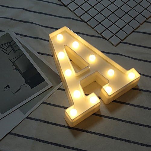 As luzes da letra de LED do alfabeto acendem letras plásticas brancas em pé de pé de pingo A-M & Battery Christmas Lights
