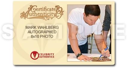 Mark Wahlberg autografou 8x10 Photo apontando invencível