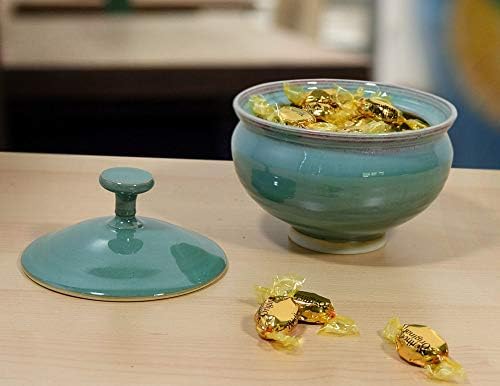 Artesãos modernos American Made Orchid Green Pottery Collection: Candy Bowl Prato com tampa