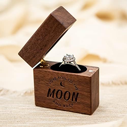 Muujee eu te amo para a lua e uma caixa de anel de noivado esbelta - caixa de anel de madeira gravada para a cerimônia