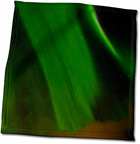 3drose Green Northern Lights sobre Reykholt Valley, Islândia. - Toalhas