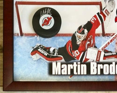 Martin Brodeur assinou Puck Custom Framed Display -FSC - Pucks NHL autografados