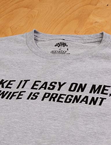 Acalme -se, minha esposa está grávida | Camiseta do pai novo e engraçado, seja legal pai