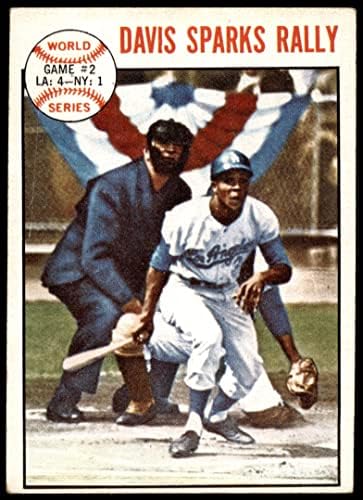 1964 Topps 137 1963 World Series - Jogo 2 - Davis Sparks Rally - Willie Davis Los Angeles/New York Dodgers/Yankees