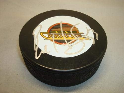 Bo Horvat assinou Vancouver Canucks Retro Hockey Puck Autografado PSA/DNA CoA 1A - Pucks NHL autografados