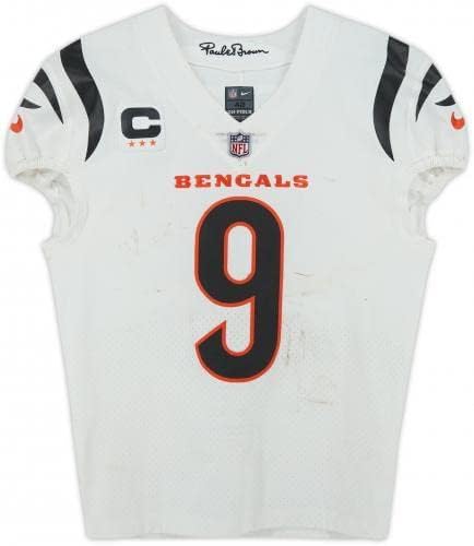 Joe Burrow Cincinnati Bengals autografados usados ​​#9 White Jersey vs. Cleveland Browns em 31 de outubro de 2022 com várias inscrições - camisas autografadas da NFL