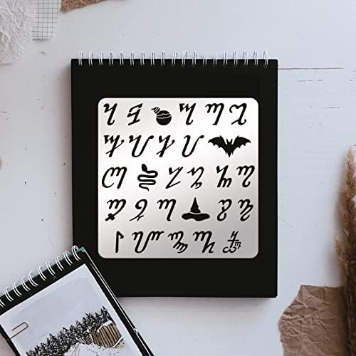 Fingerinspire Witches Alphabet Metal Stencil 6,14 polegadas Aço inoxidável Magic Runes Alfabeto Estêncil para adivinhação e estêncil quadrado de magia negra para, pirografia, diário, scrapbook