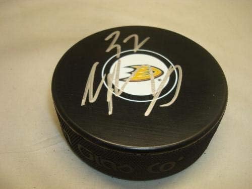 Nick Ritchie assinou o Puck de hóquei Anaheim Ducks autografado 1b - Pucks autografados da NHL