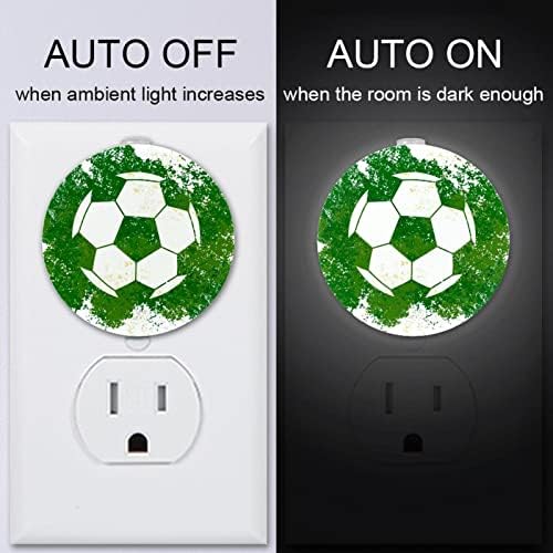 2 Pacote de plug-in Nightlight Night Night Light Futebol Green Sports com sensor do anoitecer para o quarto para crianças,
