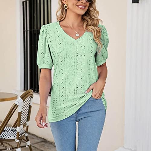 Xiaxogool Cirtas de grandes dimensões para mulheres escavadas camisas em V blusas de manga de lanterna 2023 tops de verão