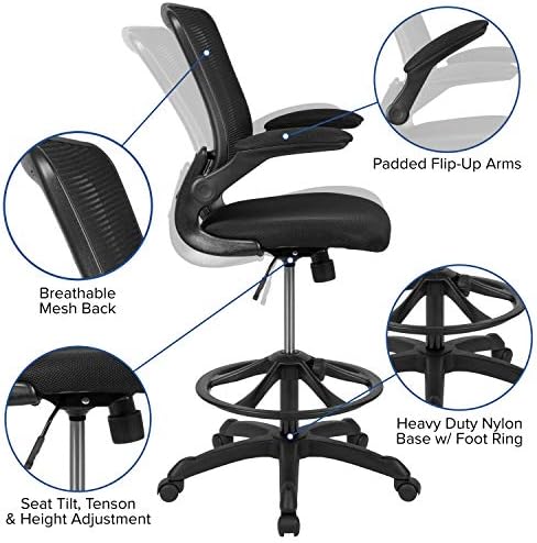Flash Furniture couve de cadeira de redação ergonômica de malha preta no meio da zagueira com anel de pé ajustável e os braços flip-up
