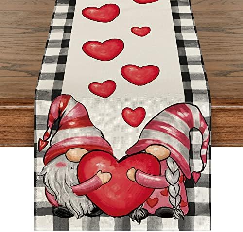 Modo Artóide Buffalo Plaid Gnome Valentine's Day Table Runner, Decoração sazonal de mesa de jantar de cozinha de coração de