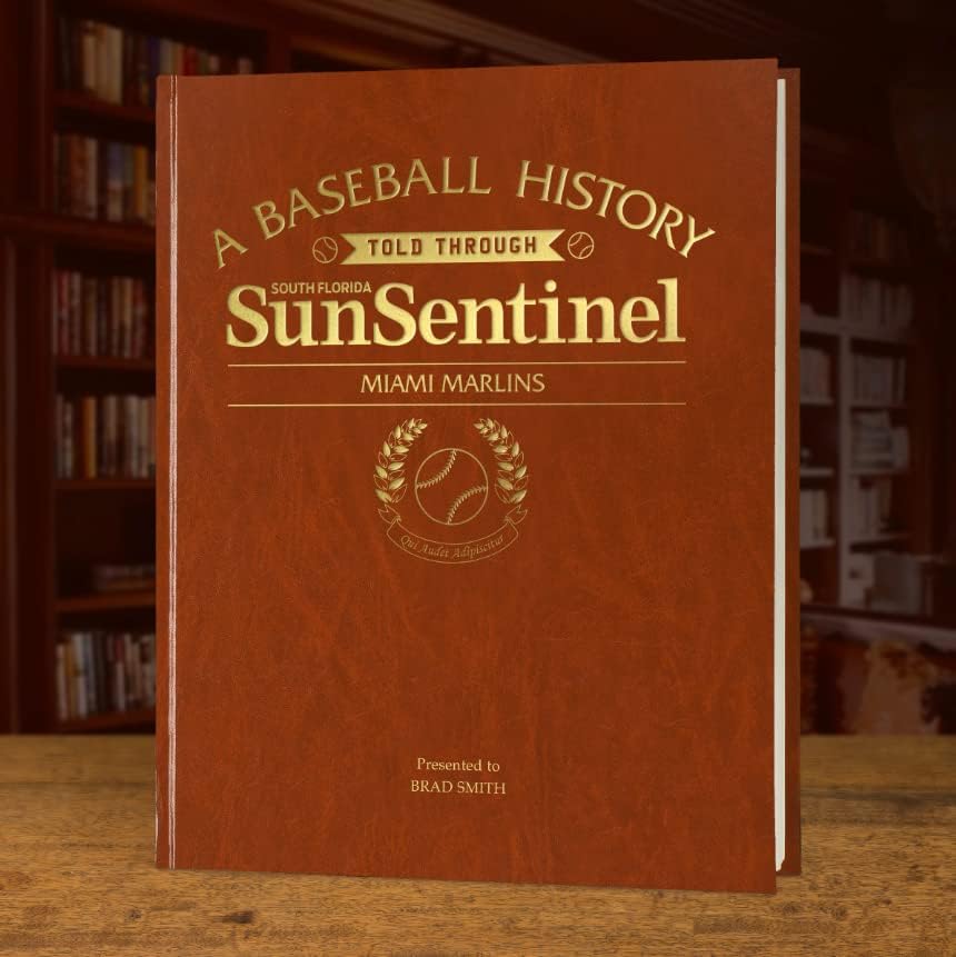 Presentes de assinatura Livro de história de beisebol personalizado - Presente de fãs de esportes - Uma história da liga principal contada por meio da cobertura do Archive Newspaper