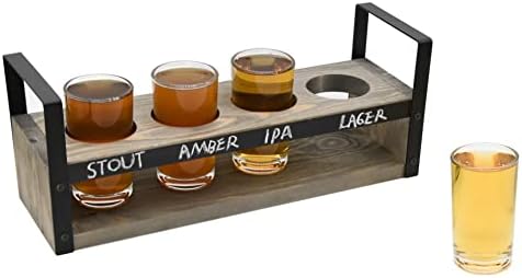 Owlgift Beer Flight Glasses and Board Inclui Bandeja de Serviço Cinza vintage com alças de metal preto e painel de quadro -negro e 4 copos de cerveja de degustação
