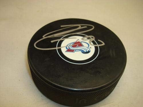Ryan O'Reilly assinou o Colorado Avalanche Hockey Puck autografado 1f - Pucks autografados da NHL