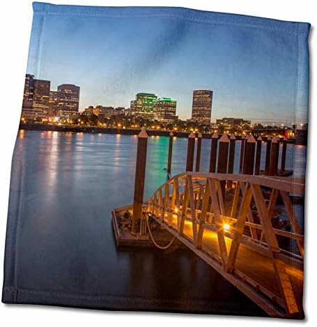 As luzes da cidade 3drose refletem no rio Willamette, Portland, Oregon, EUA - Toalhas