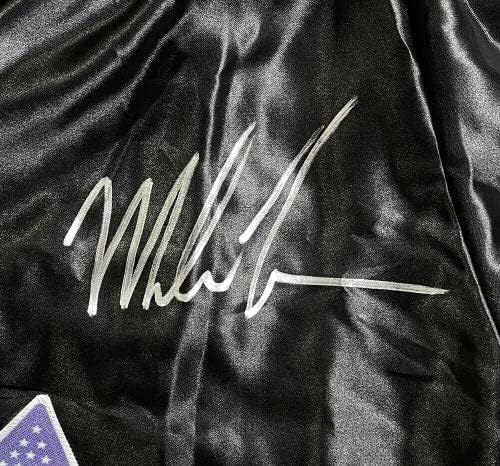 Mike Tyson assinou assinado com troncos de boxe preto personalizados JSA ITP - vestes e troncos de boxe autografados