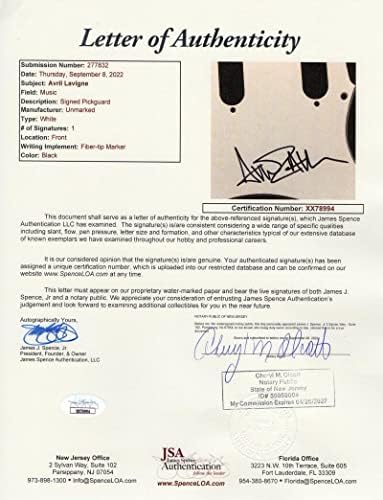 Avril Lavigne assinou autógrafos de tamanho real de stratocaster de stratocaster de stratocaster com James Spence