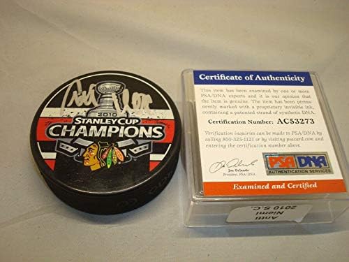 Antti Niemi assinou 2010 Blackhawks Stanley Cup Champs Hockey Puck PSA/DNA CoA 1A - Pucks autografados da NHL