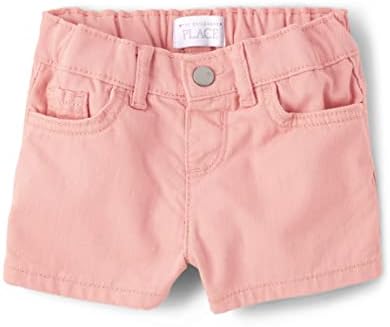 O local infantil para crianças jeans de jeans shorts