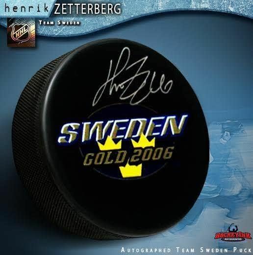 Henrik Zetterberg assinou 2006 Suécia Puck Puck - Detroit Red Wings - Pucks autografados da NHL