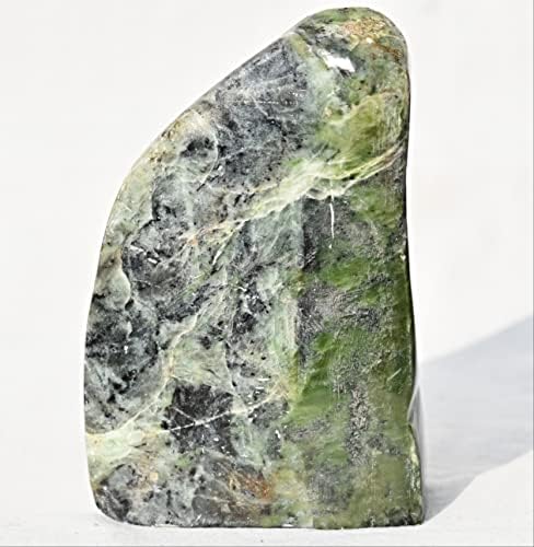 570 grama de nefrite de permanente natural de 570 Pedra polida caiu