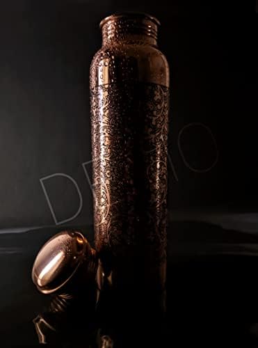 Garrafa de água de cobre aquática vibrânica 34oz - prova de vazamento - Ayurvédica garrafa de cobre - vaso de cobre ayurvédico perfeito para esportes, fitness, ioga - benefícios naturais para a saúde - em relevo escuro - fabricado na Índia