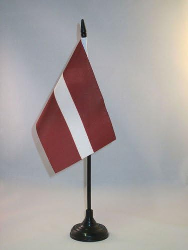 Bandeira da AZ Flag Latvia Bandeira 4 '' x 6 '' - Bandeira da mesa da Letônia 15 x 10 cm - Beck de plástico preto e base
