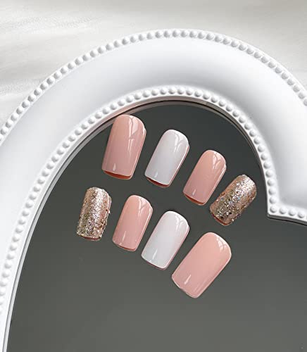 Pressione nas unhas quadradas médias nus rosa unhas falsas capa branca unhas falsas com desenhos de brilho unhas falsas brilhantes com acessórios de unhas de cola de unhas unhas acrílicas artificiais para mulheres meninas 24 pcs