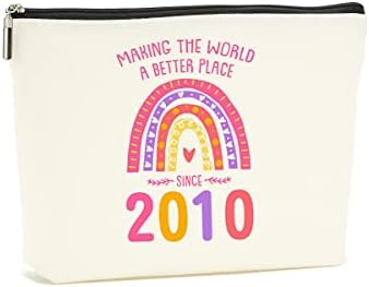 Tornando o mundo um lugar melhor desde 2010 Bolsa de maquiagem Boho Rainbow Cosmetic Bag 13th Birthday Decorações 13º Aniversário Presentes para meninas Presentes para meninas para menina de 13 anos