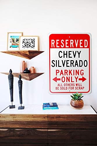 Chevy Silverado reservou estacionamento apenas todos os outros serão vendidos para sucata, sinal de estacionamento de