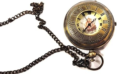 Relógio de bolso de botão antigo com decoração de maan com o item de presente de bolso de bolso de latão de latão longo