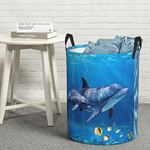 Dolfins do mar imprimindo cesto de lavanderia grande com maça
