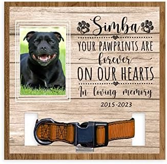 Suas impressões de pata estão para sempre em nossos corações, titular personalizado de colarinho de cães de Staffordshire Terrier,