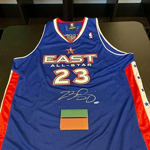 Lindo LeBron James assinou 2005 Primeiro jogo de Jersey Star Jersey Upd Deck Uda CoA - Jerseys autografadas da NBA